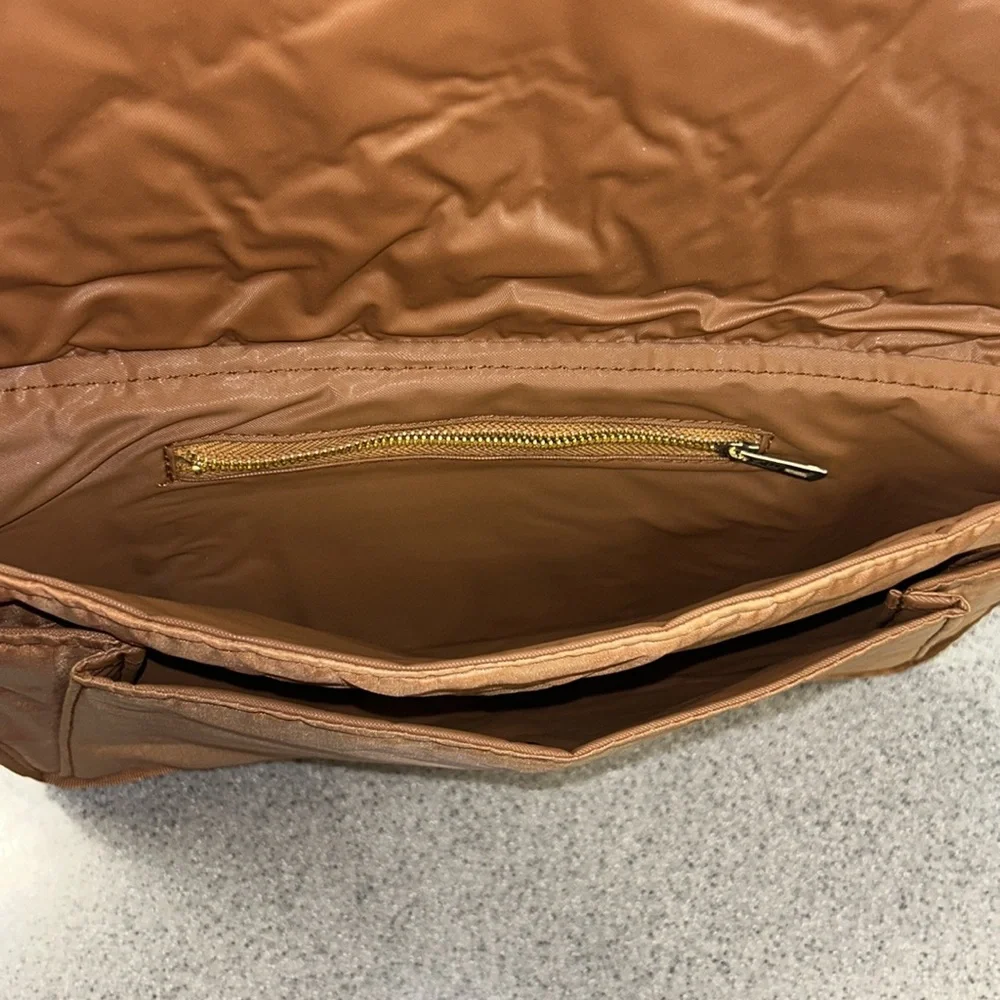 RARE VINTAGE 80s rip stop nylon Elegant tan/Gold Clutch Bag